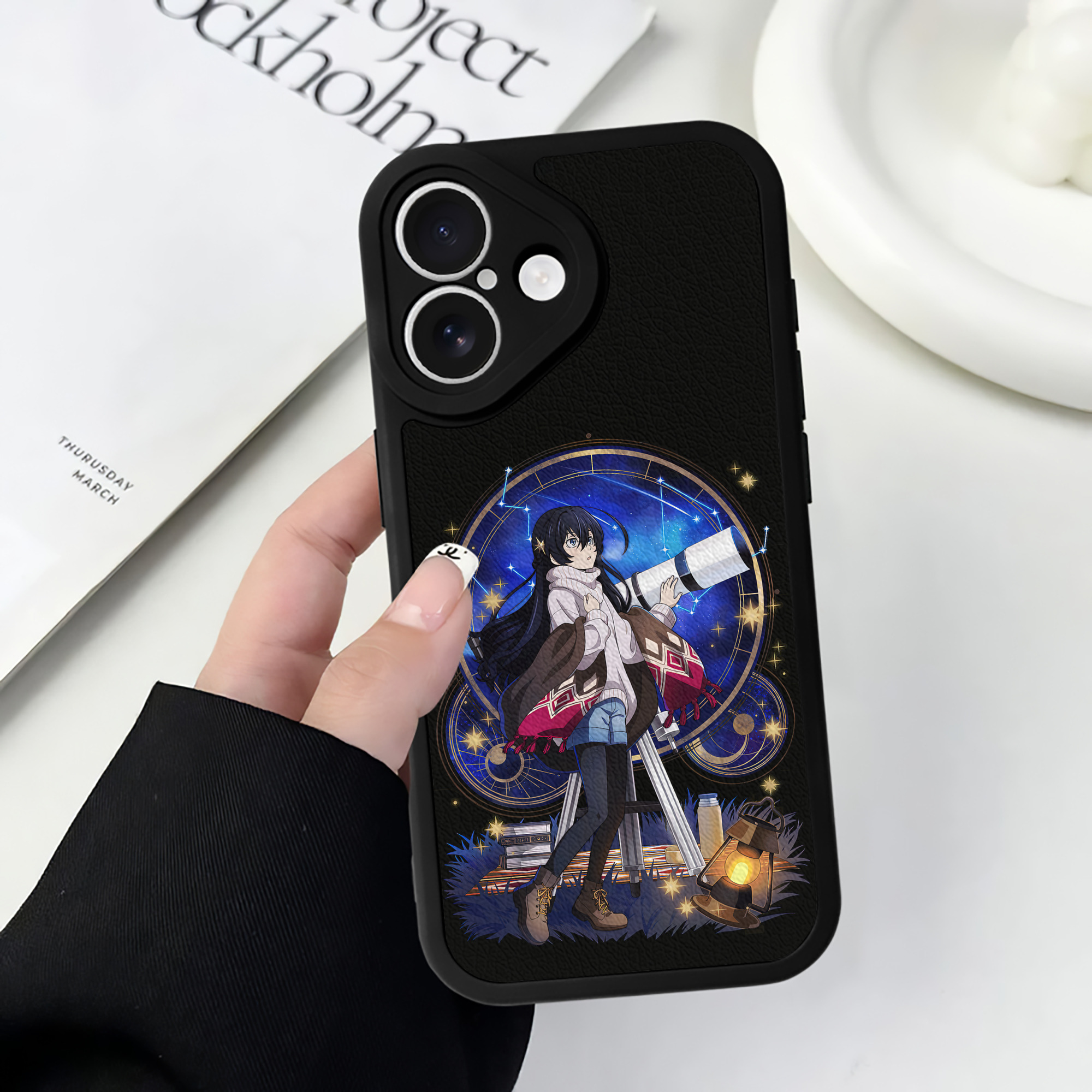 （画像用） 文豪ストレイドッグス Bungo Stray Dogs 【iPhone 16シリーズ対応】シリコンスマホケース（レザー調） 材質：シリコン